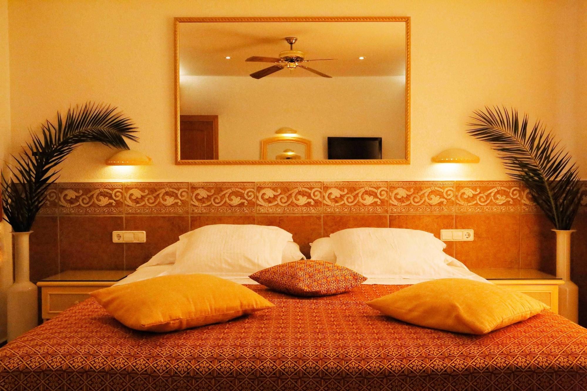 Hotel Vistabella Roses Eksteriør bilde